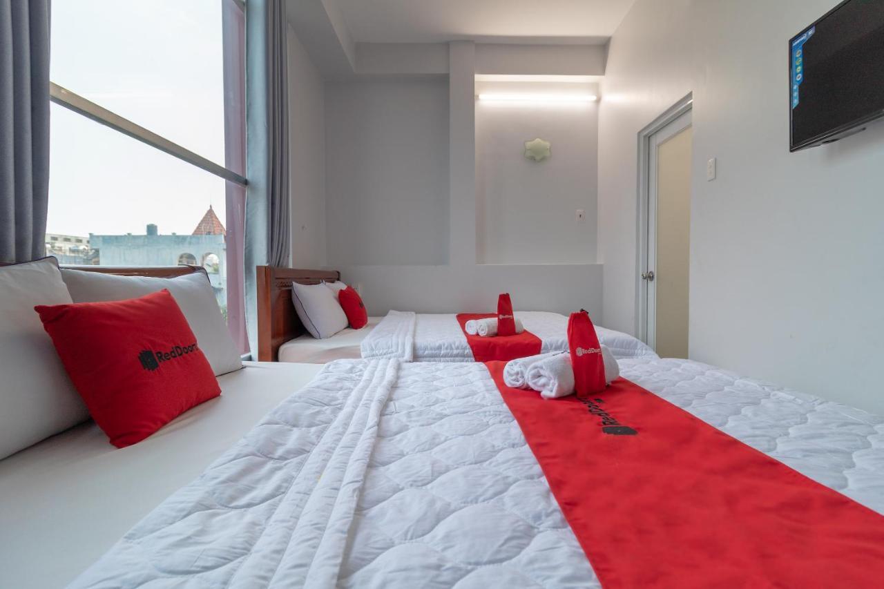 Reddoorz Near Tan Huong Market Ho Chi Minh-staden Exteriör bild