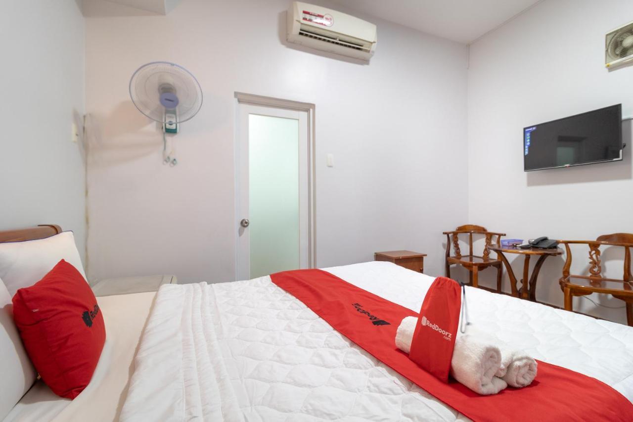 Reddoorz Near Tan Huong Market Ho Chi Minh-staden Exteriör bild